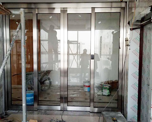 不锈钢有框玻璃地簧门